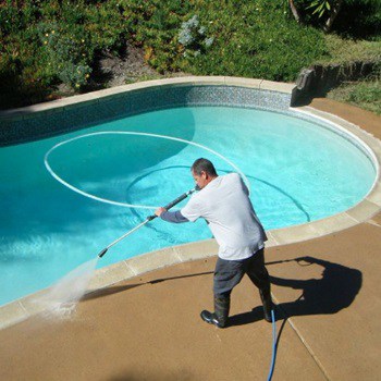 How to Clean the Pool Tile with a Pressure Washer