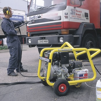 Pressure Washing - Tips To Consider Before Starting A Cleaning Task